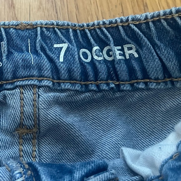 GAP Boys Jogger Jeans, Size 7 - Picture 3 of 3